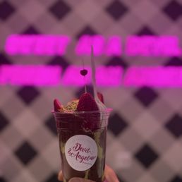 Dubai Chocolate Covered Strawberry Dubai Chocolate Covered Strawberry