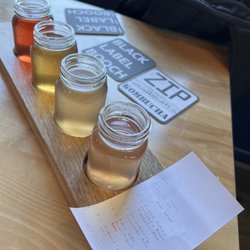 Zip Kombucha - Sampler flight