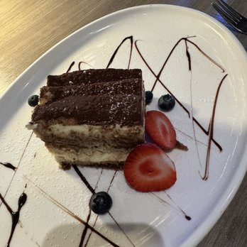 Perla Oyster Bar And Grill - Seafood Near Me - Woodbridge, Ontario