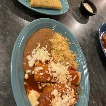 Dos Hermanos Mexican Grill & Bar - I had combi 6. I replaced the burrito with a stuffed chili, had a enchilada and taco. - Mexican Near Me - Mounds View, Minnesota Dos Hermanos Mexican Grill & Bar - I had combi 6. I replaced the burrito with a stuffed chili, had a enchilada and taco. - Mexican Near Me - Mounds View, Minnesota