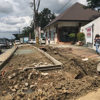 Rowena's - Construction in front of the store - American Near Me - Tagaytay, CAV