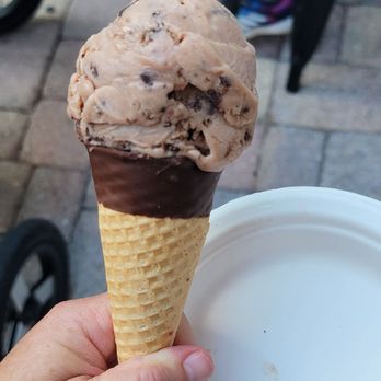 The Yard Milkshake Bar - Vegan chocolate chunk - Ice Cream & Frozen Yogurt Near Me - St. Petersburg, Florida The Yard Milkshake Bar - Vegan chocolate chunk - Ice Cream & Frozen Yogurt Near Me - St. Petersburg, Florida