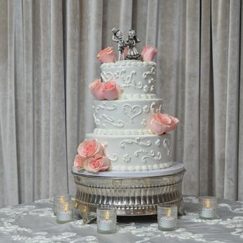 Vegas Weddings - Gorgeous and tasty cake, included in our package - Wedding Planning Near Me - Las Vegas, Nevada