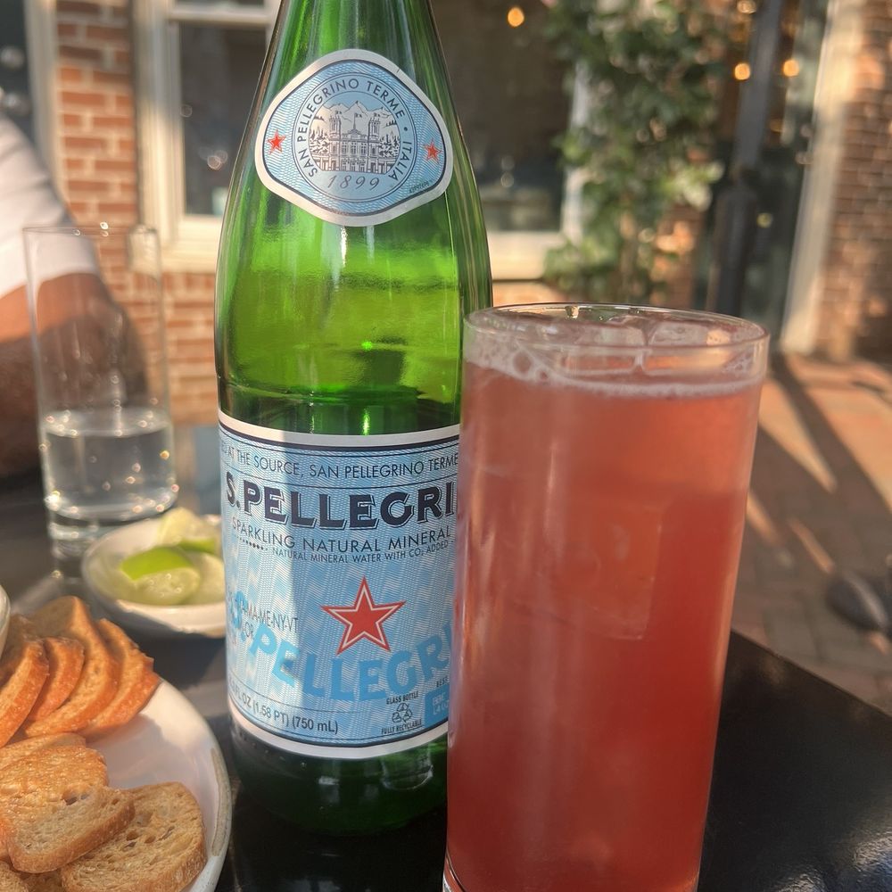 Tremolo Bar - Wine Bars Near Me - Middleburg, Virginia