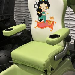 Alora Salon + Spa - Pedicure chair for little one