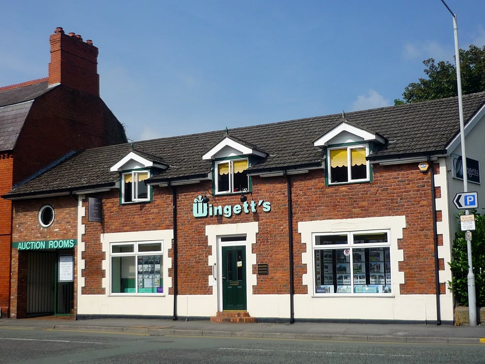 WINGETTS ESTATE AGENTS Updated April 2024 29 Holt Street, Wrexham