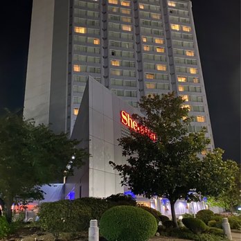 Sheraton Vancouver Guildford Hotel - Hotels Near Me - Surrey, British Columbia