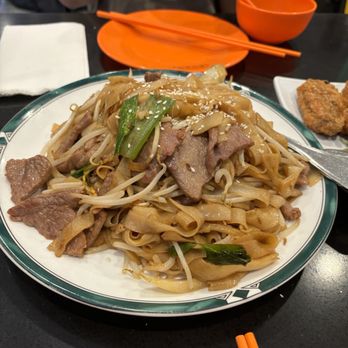 Alice's Kitchen - Beef chow fun - Cantonese Near Me - Monterey Park, California