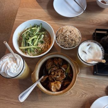 Pine & Crane DTLA - Dan Dan Noodles Three Cup Chicken - Taiwanese Near Me - Los Angeles, California