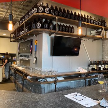 Junk Ditch Brewing Company - Bar area - Breweries Near Me - Fort Wayne, Indiana Junk Ditch Brewing Company - Bar area - Breweries Near Me - Fort Wayne, Indiana