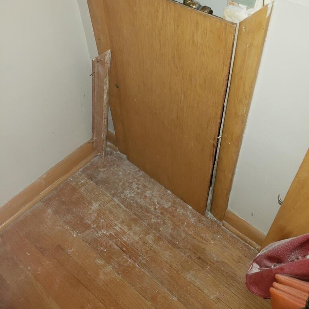 EZ Acceptance Builders - The inside of the closet which also is now leaking that leads to the tub - General Contractors Near Me - Akron, Ohio EZ Acceptance Builders - The inside of the closet which also is now leaking that leads to the tub - General Contractors Near Me - Akron, Ohio