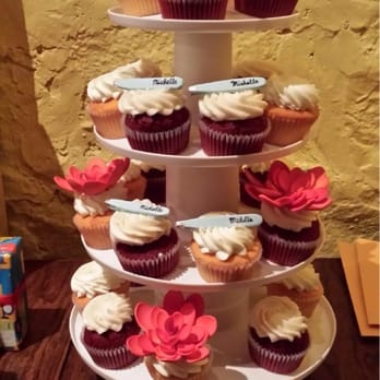 A Cake Life - Cupcake with tweezers and lotus flowers - Bakeries Near Me - Honolulu, Hawaii