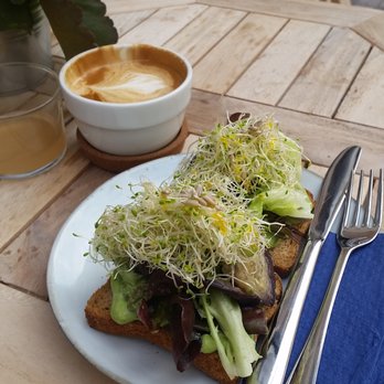 El Fant - Wine Bars Near Me - Helsinki, 18 El Fant - Wine Bars Near Me - Helsinki, 18