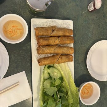 Pho Tri Vietnamese Restaurant - Spring roll (fried)- 4 pcs - Vietnamese Near Me - Honolulu, Hawaii Pho Tri Vietnamese Restaurant - Spring roll (fried)- 4 pcs - Vietnamese Near Me - Honolulu, Hawaii