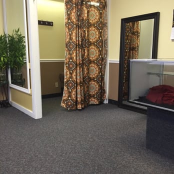 Kimly Alterations And Dressmaking - Dressing room - Sewing & Alterations Near Me - Woodbridge, Virginia Kimly Alterations And Dressmaking - Dressing room - Sewing & Alterations Near Me - Woodbridge, Virginia
