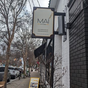 La Moon - Vietnamese Near Me - Atlanta, Georgia