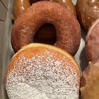 Donut Run - Raspberry, Cinnamon sugar, Maple - Donuts Near Me - Washington, DC, District of Columbia Donut Run - Raspberry, Cinnamon sugar, Maple - Donuts Near Me - Washington, DC, District of Columbia