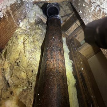 VQZ Plumbing - This is the metal drain pipe that was disconnected from the PVC drain pipe that the plumber failed to ensure was working properly - Plumbing Near Me VQZ Plumbing - This is the metal drain pipe that was disconnected from the PVC drain pipe that the plumber failed to ensure was working properly - Plumbing Near Me