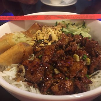 Hoa Son Restaurant - Vermicelli with Grilled Pork and eggroll - Vietnamese Near Me - Giddings, Texas