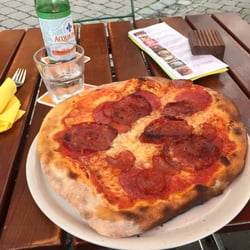 Manufaktur - 3 salami pizza, only one size but great price!