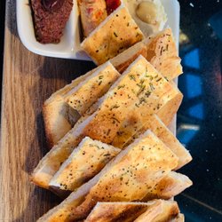 Glo Restaurant & Lounge