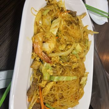 Chef Sun's Noodle & Dumpling - Singapore Noodle Combination - Chinese Near Me - Plano, Texas