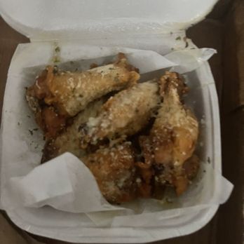 Pizza Fino - Garlic 5 Piece Wings - Pizza Near Me - Katy, Texas Pizza Fino - Garlic 5 Piece Wings - Pizza Near Me - Katy, Texas