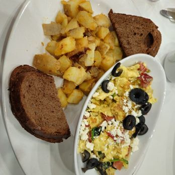 Royal Bistro - Italian Near Me - Etobicoke, Ontario
