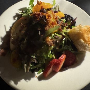 Antiquity Restaurant - Vinaigrette salad with fresh fruit - Seafood Near Me - Albuquerque, New Mexico