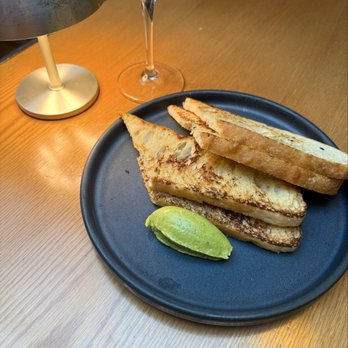 Cindy's Rooftop - Bread and Herbed Butter - New American Near Me - Chicago, Illinois