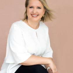 Alena Nicole Kolyadchik, REALTOR / NOTARY