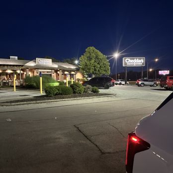 Cheddar's Scratch Kitchen - Not in Cali - American Near Me - Springfield, Missouri