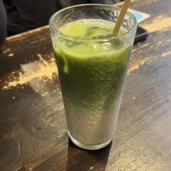 Hanso Café - Iced Matcha Latte - Coffee & Tea Near Me - Madrid, M
