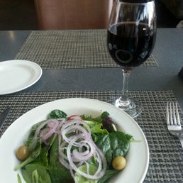 Perfect for lunch/dinner before flight! Perfect for lunch/dinner before flight!
