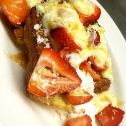 Country Inn Bar & Grill - Strawberry Vanilla Creme French Toast