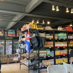 El Cubano Latin Market - Restaurante y store