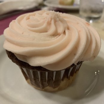 Louie's - Specialty Neapolitan cupcake with strawberry buttercream frosting! - Italian Near Me - Waukegan, Illinois Louie's - Specialty Neapolitan cupcake with strawberry buttercream frosting! - Italian Near Me - Waukegan, Illinois