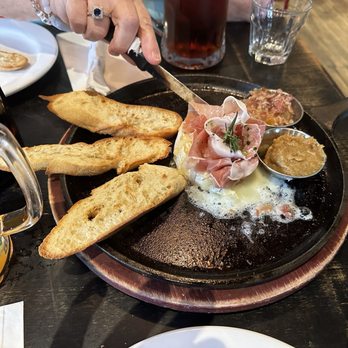 3 Brasseurs - Camembert appy. Amazing - Pubs Near Me - Montreal, Quebec 3 Brasseurs - Camembert appy. Amazing - Pubs Near Me - Montreal, Quebec