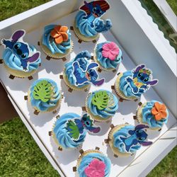 SF Dipped - Stitch cupcakes