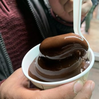 Dairy Cream - Chocolate sundae - Ice Cream & Frozen Yogurt Near Me - Mississauga, Ontario Dairy Cream - Chocolate sundae - Ice Cream & Frozen Yogurt Near Me - Mississauga, Ontario