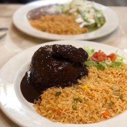 Mama Mayra's Kitchen - 5. Chicken en Mole
