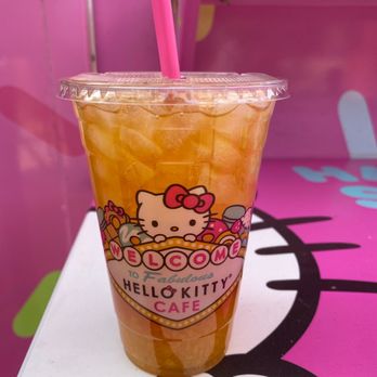 Hello Kitty Cafe - Peach tea - Desserts Near Me - Las Vegas, Nevada