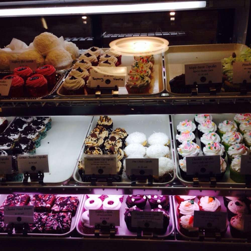 Cupcakes & more cupcakes!
