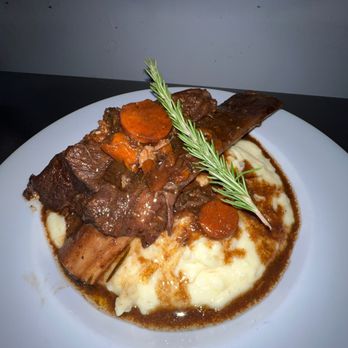 Burbanks Bites and Billiards - Bone in short ribs...  Hit if u don't know better try so good make u wanna slap ur momma    bust down - Sports Bars Near Me - San Jose, California
