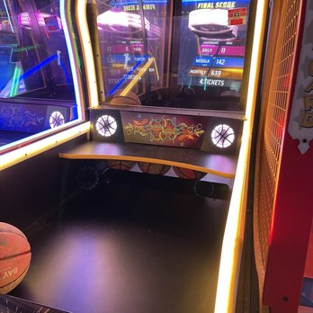 Station 300 - a basketball game and arcade machine - Bowling Near Me - Bluffton, South Carolina