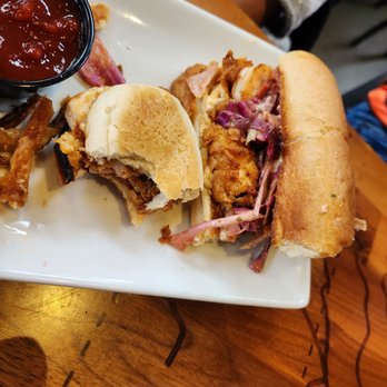 Big Ditch Brewing - Shrimp po boy - New American Near Me - Buffalo, New York
