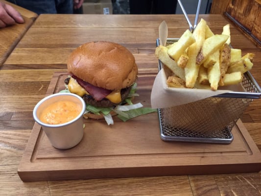 Farm Fresh Burgers & Shakes by null