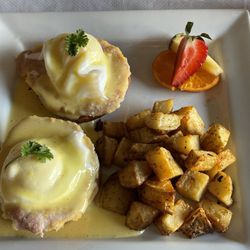 The Moon Cafe - Eggs Benedict as delicious as it is pretty