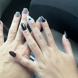 LA Nails - Acrylic with gel pain, and natural nail with gel and design