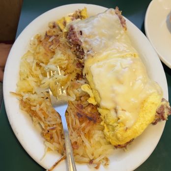 Molly's Family Restaurant - Hash Omelet - American Near Me - Spokane, Washington